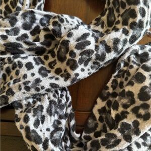 Leopard Print Scarf OS Black White Gray Neck Scarf Accessories